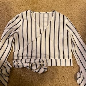 Crop cross in front long sleeve